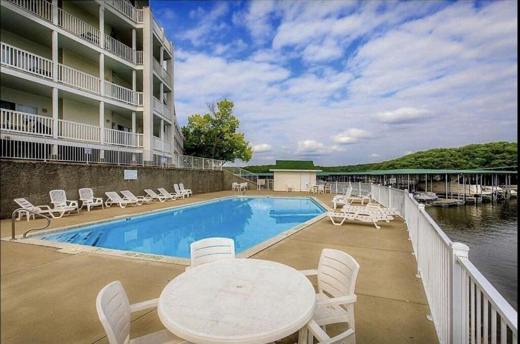 Family Fun Lakefront Condo At Parkview Bay Osage Beach Exterior foto